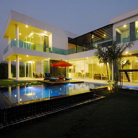 Aria Lake And Golf Villa